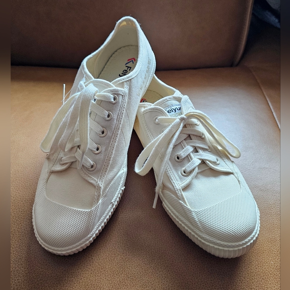 FEIYUE Fe Lo 1920 Low Top Canvas Shoe Triple White Men 9 Women 11 NWT